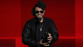 The Weeknd Tak Pikirkan Gosip dengan Katy Perry