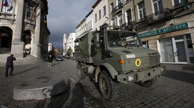 Warga Belgia Lawan Ancaman Teror dengan Foto Kucing Di tengah ancaman teror yang membuat Belgia waspada penuh, warga Brussels melawan dengan menggunakan foto kucing.