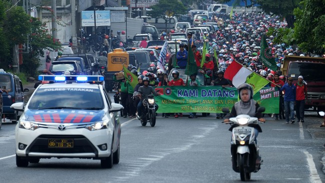 Bappeda Karawang menilai UMK di Karawang seharusnya ditentukan dengan perundingan secara bipartit antara pengusaha dan pegawai.