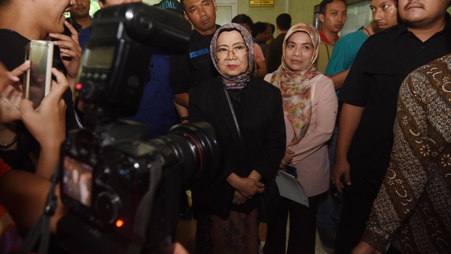 Rapat internal anggota yang seharusnya membahas jadwal persidangan dan pemanggilan saksi, belum mendapat keputusan apapun.