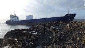 Nakhoda Mabuk Tabrakkan Kapal Kargo 7.000 Ton ke Pantai