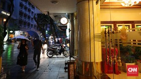 Menikmati Sore Hujan di Saigon