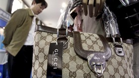 Jadi Label Terlaris, Gucci Ungguli Yeezy Kanye West