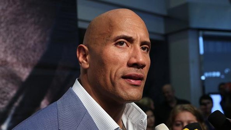 The Rock tak pernah malu menunjukkan betapa sayangnya ia ke sang anak. Kali ini ia memberikan pesan manis yang menyentuh untuk putri kecilnya.