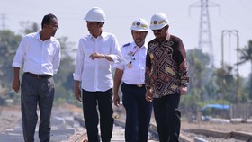Ditinjau Jokowi, Rel Kereta Trans Sulawesi Baru Selesai 16 Km
