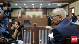 Kaligis: Tuntutan 10 Tahun Sama Seperti Hukuman Mati