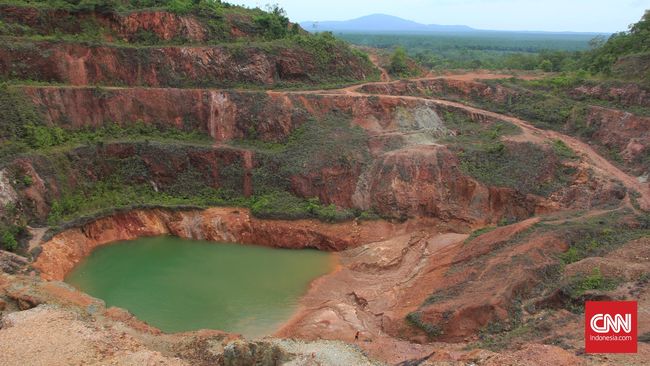 Masyarakat Belitung Timur pernah dimanjakan oleh kekayaan kandungan timah, tapi kini timah sudah menipis, siapkah mereka beralih ke sektor pariwisata?