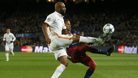 Maicon: Kami Beruntung Hanya Kalah 1-6 dari Barcelona