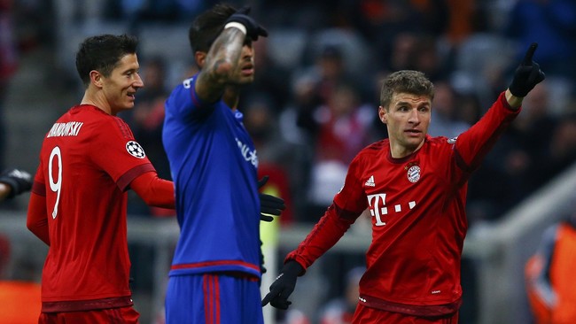 Thomas Mueller meyakini bahwa duetnya di lini depan Bayern Munich, Robert Lewandowski tak akan pergi dari Bayern Munich dalam waktu dekat.