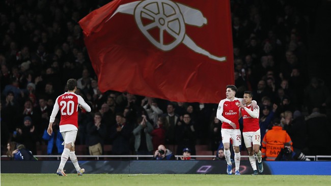 Arsenal menjaga peluang untuk lolos dari babak penyisihan grup usai mengalahkan Dinamo Zagreb dengan skor 3-0.