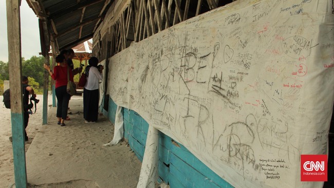 Menapaki Jejak Laskar Pelangi