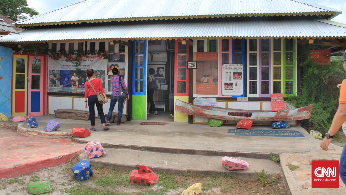 Menapaki Jejak Laskar Pelangi