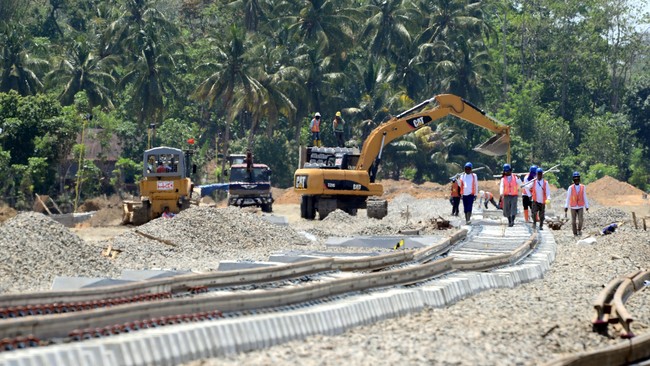 KPK tetapkan 10 tersangka kasus dugaan penerimaan suap pembangunan dan pemeliharaan jalur kereta di DJKA Kemenhub anggaran 2018-2022.