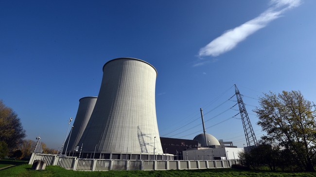 Kebijakan energi terbarukan Perancis terhalang oleh keyakinan energi nuklir merupakan salah satu opsi mengatasi perubahan iklim meski biayanya tinggi.