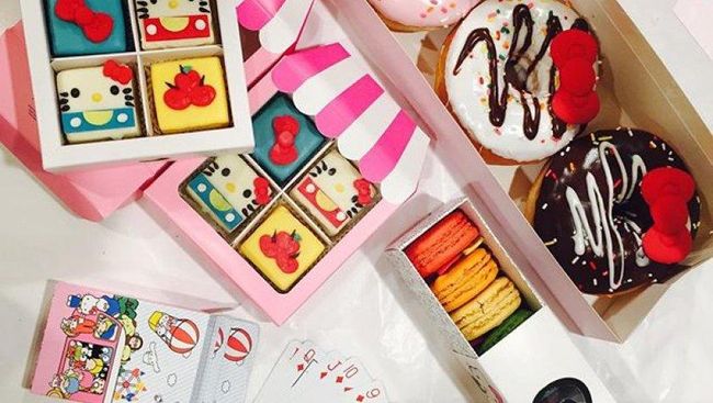 Amerika Serikat ikut gandrung pada karakter kartun kucing perempuan berwarna putih, yang memicu kehadiran kafe Hello Kitty.
