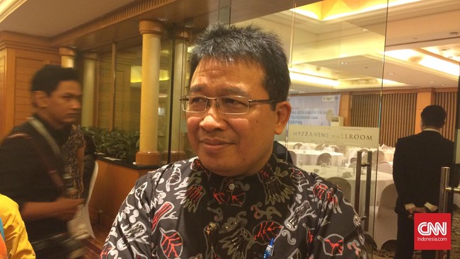 Tuduhan itu muncul karena Suyoto yang muslim kerap menghadiri kegiatan seni budaya tayuban yang dikenal melibatkan minuman beralkohol. Ia dianggap murtad.