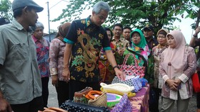 Ganjar Sidak Larangan PNS Jateng Pakai Kendaraan Bermotor