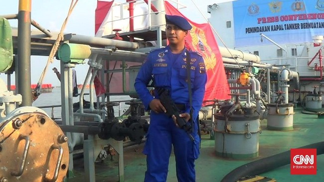 Kapal berbendera Malabo, ditangkap di perairan Karimunjawa dengan membawa 133 ribu liter BBM jenis premium senilai Rp 110 miliar.