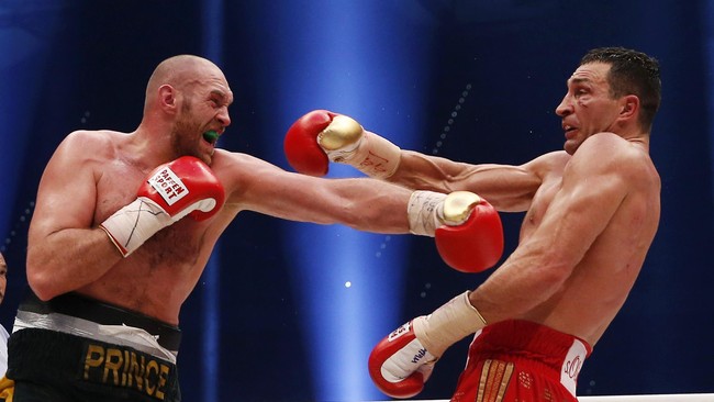 Juara dunia baru kelas berat, Tyson Fury, mengungkapkan dirinya sempat menolak untuk minum di ruang ganti pada hari pertarungan melawan Wladimir Klitschko.