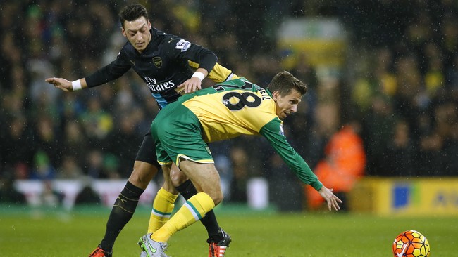 Arsenal hanya mampu meraih satu poin saat bertandang ke markas Norwich City, Carrow Road, Minggu (29/11), pada lanjutan Liga Primer Inggris.