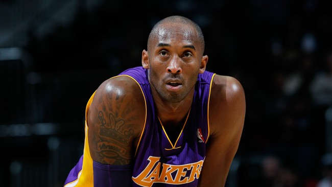 Nama Kobe Bryant dengan cepat melesat menjadi trending topic nomor dua di dunia setelah ia mengumumkan pensiun.