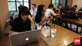 Ini Alasan Seseorang Ketagihan Update Status