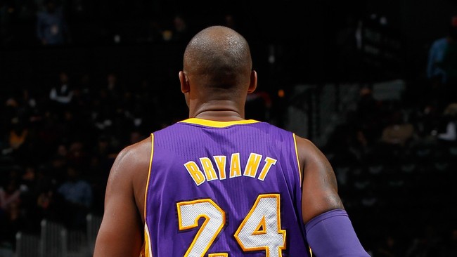Meski pikiran dan hatinya masih sanggup untuk bermain, tubuh Kobe Bryant telah mengibarkan bendera putih dan menyatakan kehabisan waktu.