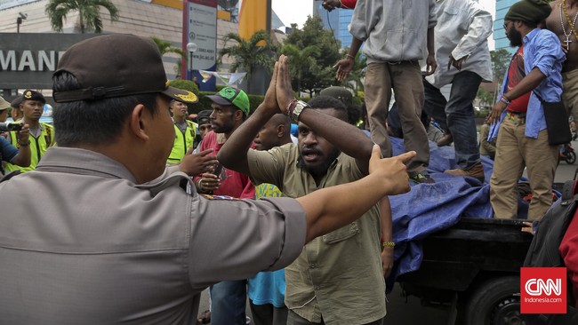 Polres Jayapura menyatakan pemberitahuan aksi tidak mencatumkan penanggung jawab. Organisasi yang mengajukan juga tidak terdaftar di Kesbangpol.