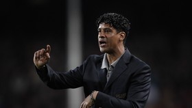 Frank Rijkaard Menolak Jadi Pelatih Valencia