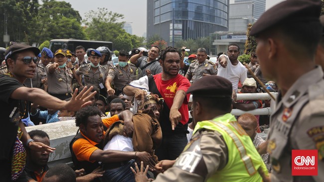 Menurut Staf Khusus Presiden yang juga tokoh asal Papua, Lenis Kogoya, aksi 1 Desember kemarin berbeda dengan aksi biasa yang dilakukan warga Papua.