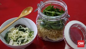 'Bahaya' Makan Mi Instan Saat Sahur
