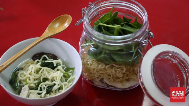 Kalau duit lagi seret di akhir bulan, kamu anak kost biasanya makan apa?
