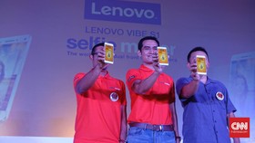 Lenovo Vibe S1 Tawarkan Dua Kamera Depan