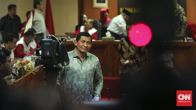 Handphone tersebut berisi rekaman pertemuan bos Freeport Maroef Sjamsoeddin dengan Ketua DPR Setya Novanto dan pengusaha minyak Riza Chalid.