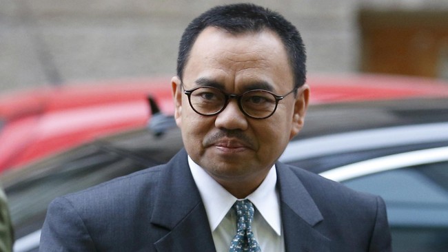 Kejaksaan Agung akan memeriksa Menteri Energi dan Sumber Daya Mineral (ESDM) Sudirman Said pada hari ini, Senin (7/12) pukul 08.00 WIB.