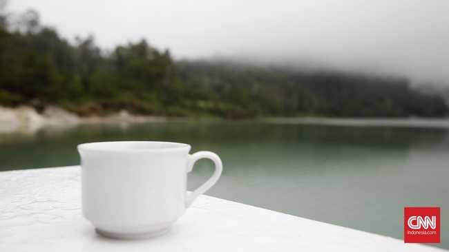Menyepi di Danau Linow Tomohon
