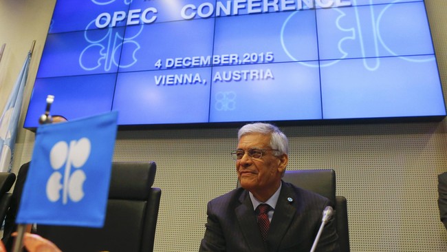 Organisasi negara pengekspor minyak dunia (OPEC) sepakat untuk menurunkan produksi sebesar 1,2 juta barel per hari menjadi 32,5 juta batel per hari.