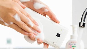 Kyocera, Ponsel Android Pertama yang Bisa Dicuci