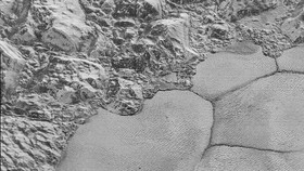 Melihat Foto Terjernih Planet Pluto