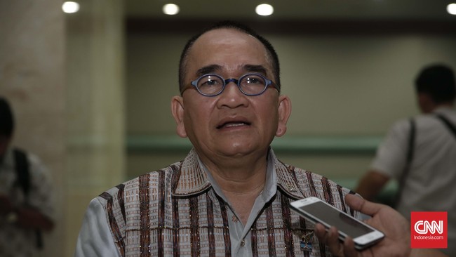 Ruhut Sitompul ingin Riza Chalid masuk daftar pencarian orang oleh aparat penegak hukum terkait dugaan pencatutan nama Presiden Jokowi dan Jusuf Kalla.