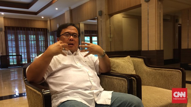 Kendati tutup tahun fiskal 2015 kurang dari sebulan, namun Menteri Keuangan masih berharap ada keajaiban dari sisi penerimaan perpajakan pada Desember ini.