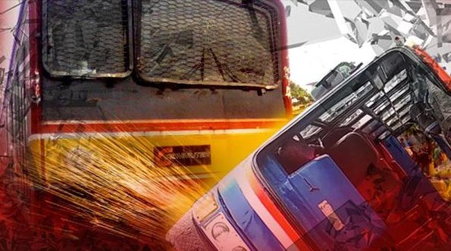 Kecelakaan antara Metromini dan kereta listrik terjadi lagi, Minggu (6/12) kemarin. Korbannya 18 orang tewas. Bus kota ini sebaiknya dihapus saja?