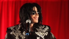 Gambar Karya Michael Jackson Dijual untuk Amal
