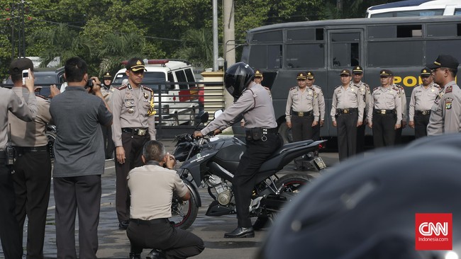Bagi warga Depok dan Jakarta Timur yang ingin mudik, kendaraan pribadi anda bisa dititip parkir di kantor polisi dengan biaya gratis.