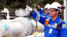 Jokowi Paksa Turun Harga Gas Lebih dari US$6 per MMBTU