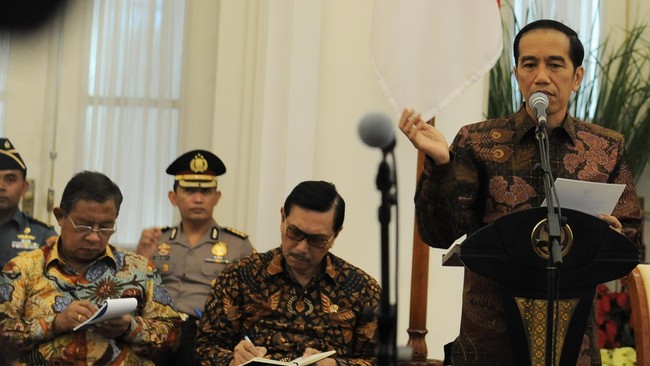 Sekretaris Kabinet Pramono Anung mengatakan Jokowi berharap agar keinginan dan rasa penasaran publik bisa terjawab dalam sidang kali ini. 