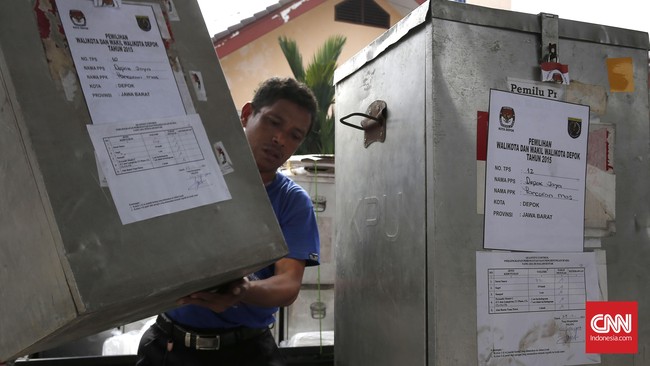 Sejumlah tempat pemungutan suara di Tangerang Selatan, kota pimpinan Airin Rachmi Diany, akan disambangi Menkopolhukam Luhut Binsar Pandjaitan.