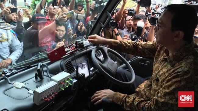 Meski capai angka Rp 5 Miliar, namun Ahok mengaku memiliki target lebih dari itu. Dia pun berencana akan menggelar lelang pembelian parkir meter.