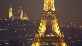 Bawa Pisau ke Menara Eiffel, Remaja Dicokok Polisi