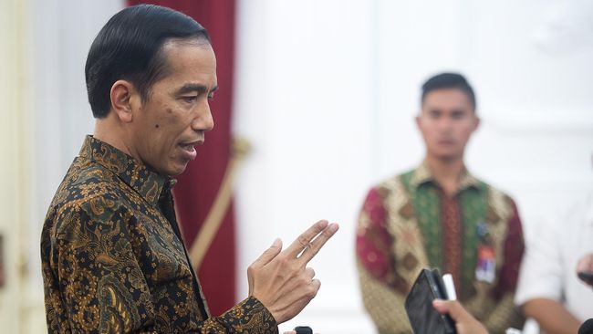 Jokowi Perintahkan Menkes-Kapolri Bekuk Pembuat Vaksin Palsu Jokowi menginstruksikan Menkes dan Kapolri menangkap semua pihak baik dari pemerintah, hingga pihak lainnya yang terlibat.